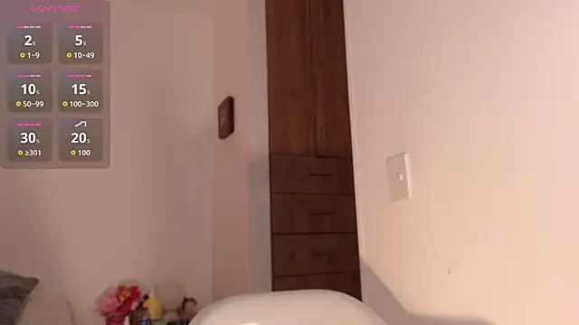 Snapshot of Marian_se chatting on October 3, 2025, 8:06 pm Marian se online show from October 3, 2025, 8:06 pm