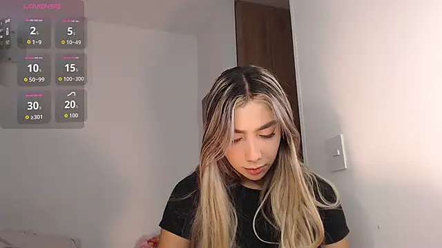 Snapshot of Marian_se chatting on October 21, 2025, 10:43 pm Marian se online show from October 21, 2025, 10:43 pm