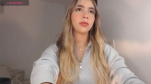 Snapshot of Marian_se chatting on October 27, 2025, 3:32 am Marian se online show from October 27, 2025, 3:32 am