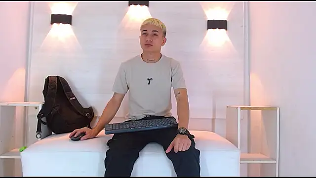 jeic 18 online show from October 7, 2025, 12:35 pm