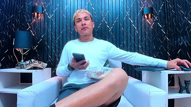 jeic 18 online show from November 4, 2025, 7:13 pm