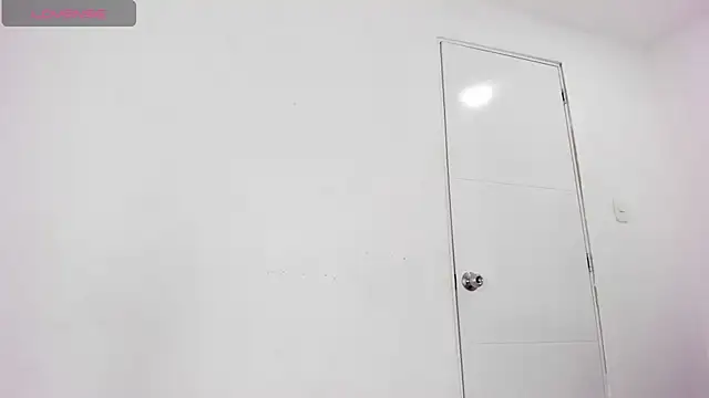 Snapshot of CurvyViolet chatting on December 6, 2024, 11:54 am CurvyViolet online show from December 6, 2024, 11:54 am