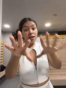 Snapshot of Nathcurly_ chatting on December 4, 2024, 3:15 am Nathcurly online show from December 4, 2024, 3:15 am