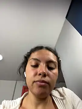 Snapshot of Nathcurly_ chatting on December 18, 2024, 5:37 am Nathcurly online show from December 18, 2024, 5:37 am