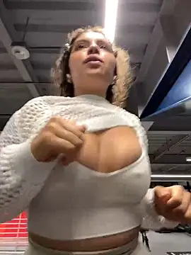 Snapshot of Nathcurly_ chatting on December 24, 2024, 6:11 am Nathcurly online show from December 24, 2024, 6:11 am