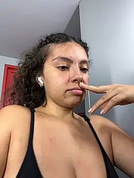 Snapshot of Nathcurly_ chatting on December 27, 2024, 5:42 am Nathcurly online show from December 27, 2024, 5:42 am