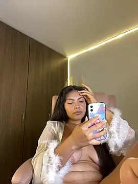 Snapshot of Nathcurly_ chatting on December 31, 2024, 11:39 pm Nathcurly online show from December 31, 2024, 11:39 pm