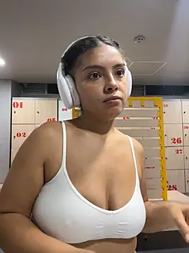 Snapshot of Nathcurly_ chatting on March 17, 2025, 3:14 am Nathcurly online show from March 17, 2025, 3:14 am