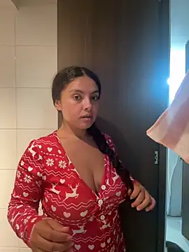 Nathcurly  online show from June 15, 2026, 3:42 am