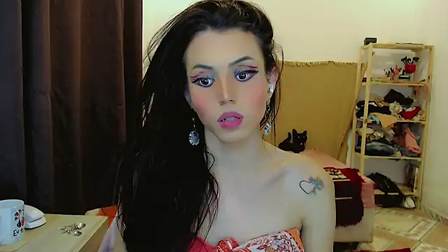 Snapshot of Sophie_Fantasys chatting on February 13, 2026, 1:01 am Sophie Fantasys online show from February 13, 2026, 1:01 am