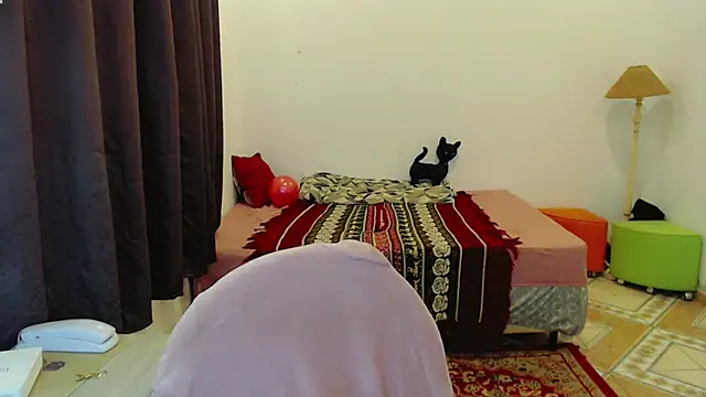 Sophie Fantasys online show from April 15, 2026, 5:53 pm