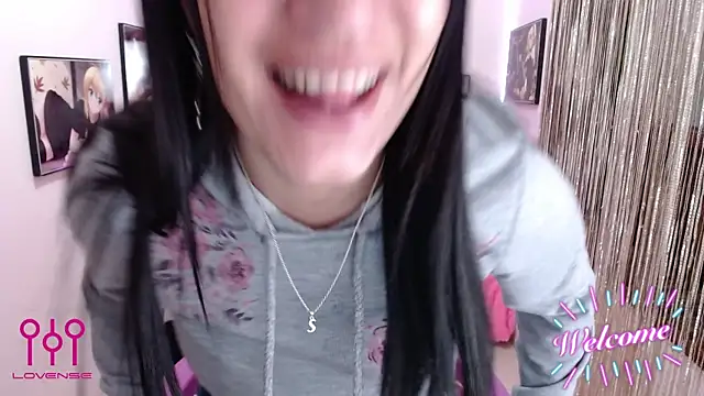 Snapshot of Cristal_w chatting on October 22, 2025, 12:38 pm Cristal w online show from October 22, 2025, 12:38 pm