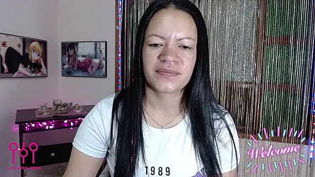 Snapshot of Cristal_w chatting on November 2, 2025, 1:46 pm Cristal w online show from November 2, 2025, 1:46 pm
