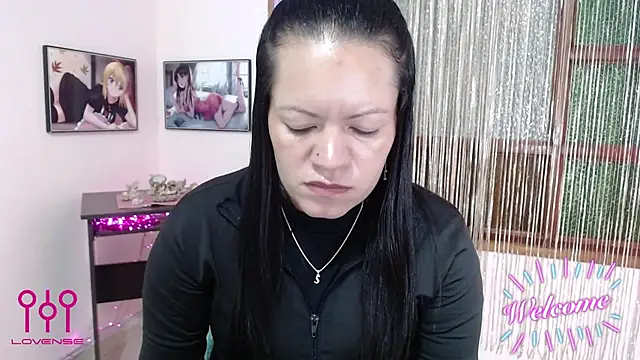 Snapshot of Cristal_w chatting on November 6, 2025, 3:24 pm Cristal w online show from November 6, 2025, 3:24 pm