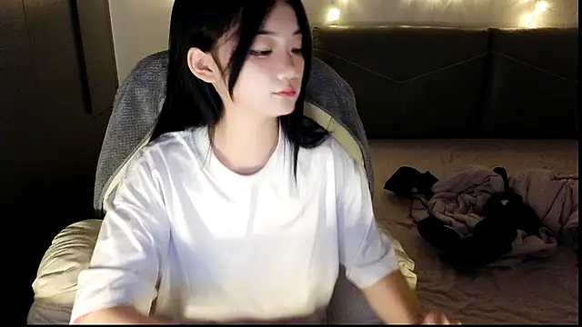 Jennie-007 online show from October 19, 2025, 10:38 am