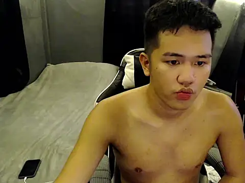 xgregor07 online show from October 13, 2025, 6:46 am