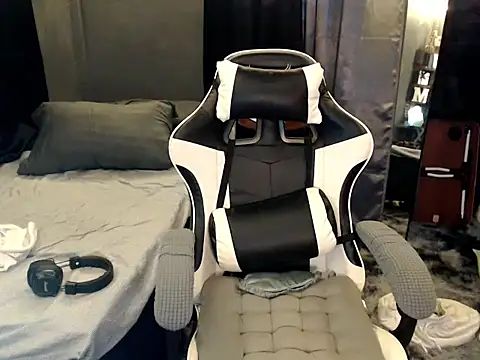 xgregor07 online show from October 16, 2025, 8:59 am