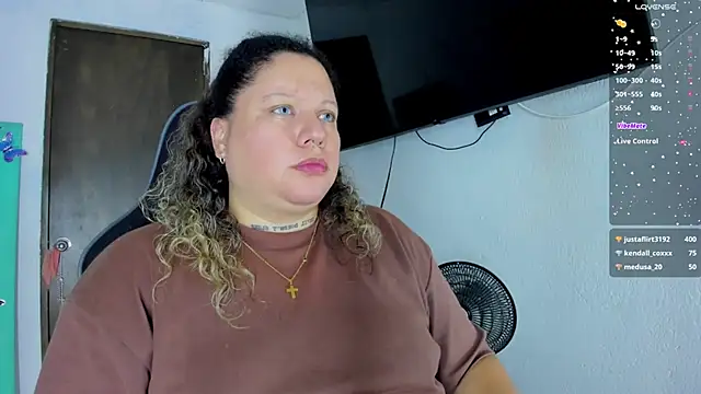 Snapshot of mariana_maze chatting on December 12, 2024, 7:30 am mariana maze online show from December 12, 2024, 7:30 am