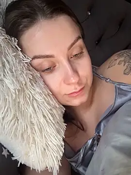 ellie ssexy online show from October 15, 2025, 4:23 am