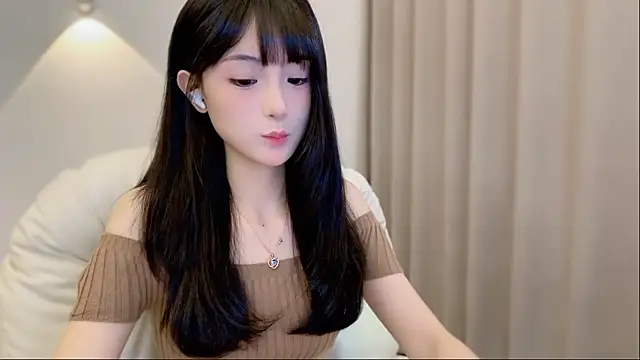 SHUIshui  online show from October 3, 2025, 9:17 am