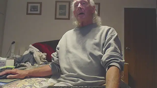 WaverlyKernow online show from September 14, 2025, 2:16 pm