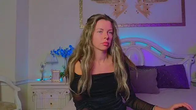 Real Tini online show from October 17, 2025, 11:46 am