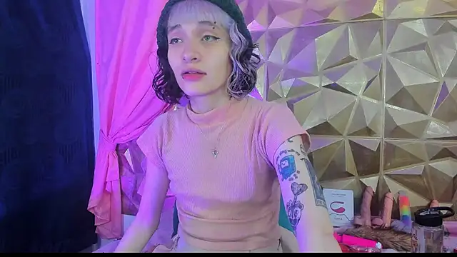 Snapshot of neeko_princes chatting on December 16, 2024, 12:16 pm neeko princes online show from December 16, 2024, 12:16 pm