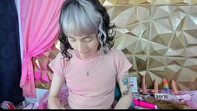 Snapshot of neeko_princes chatting on January 31, 2025, 12:18 pm neeko princes online show from January 31, 2025, 12:18 pm