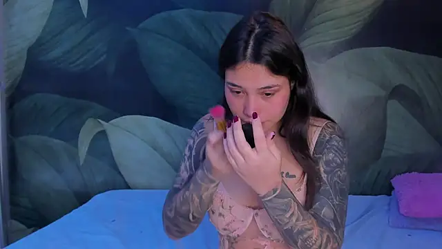 Snapshot of sweett_dirty chatting on October 14, 2025, 12:28 pm sweett dirty online show from October 14, 2025, 12:28 pm