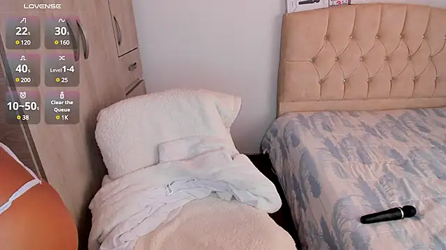 emily1  online show from December 2, 2024, 4:20 pm