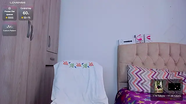 emily1  online show from December 7, 2024, 4:58 pm