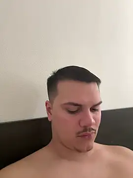 Snapshot of Cocoonefiree chatting on February 20, 2025, 4:46 pm Cocoonefiree online show from February 20, 2025, 4:46 pm