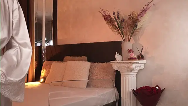 VictoriaMorrone online show from April 8, 2026, 3:28 am