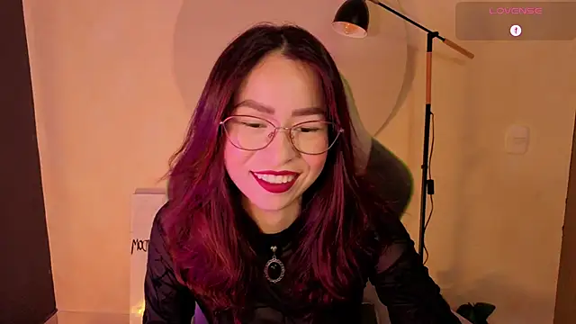 Snapshot of rosse_98_ chatting on April 30, 2026, 1:28 pm rosse 98 online show from April 30, 2026, 1:28 pm