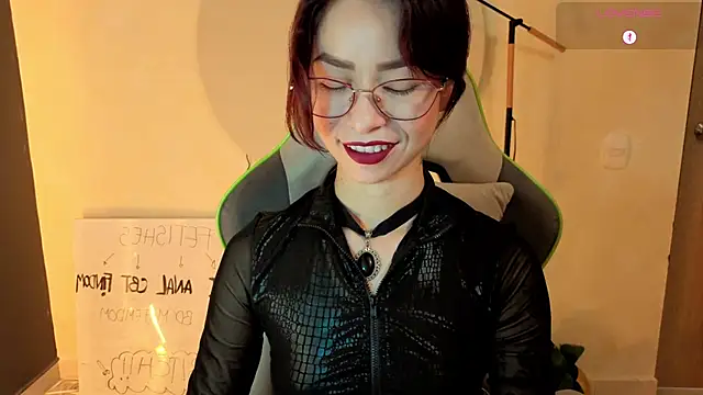 Snapshot of rosse_98_ chatting on May 7, 2026, 12:43 pm rosse 98 online show from May 7, 2026, 12:43 pm
