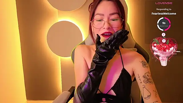 Snapshot of rosse_98_ chatting on May 8, 2026, 12:32 pm rosse 98 online show from May 8, 2026, 12:32 pm