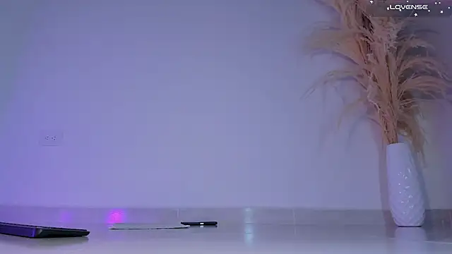 Katherinlevinee1 online show from February 6, 2026, 7:28 pm