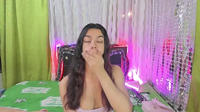 Snapshot of Megan_Miles02 chatting on December 26, 2024, 11:24 pm Megan Miles02 online show from December 26, 2024, 11:24 pm