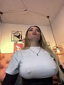 antonella87 online show from June 11, 2026, 8:51 pm