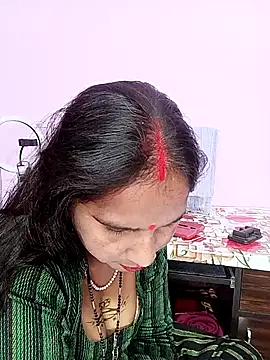 reemacouple007 online show from February 4, 2026, 6:52 am