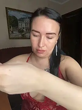 Roxana Bell online show from April 17, 2026, 7:50 pm