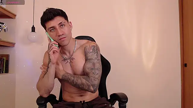 Snapshot of andres_fitboy chatting on March 19, 2025, 4:45 pm andres fitboy online show from March 19, 2025, 4:45 pm