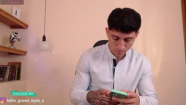 Snapshot of andres_fitboy chatting on March 20, 2025, 1:59 pm andres fitboy online show from March 20, 2025, 1:59 pm