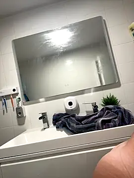 Snapshot of Coupleorny chatting on November 11, 2025, 5:24 pm Coupleorny online show from November 11, 2025, 5:24 pm