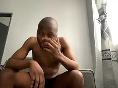 Snapshot of liluxxx32 chatting on January 14, 2026, 6:30 am liluxxx32 online show from January 14, 2026, 6:30 am