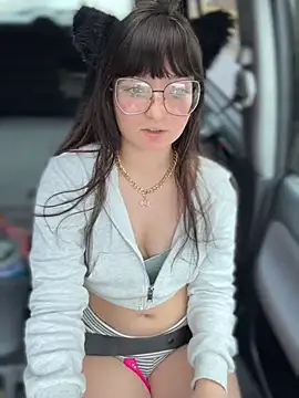 urpuppymoon online show from February 19, 2026, 6:48 pm