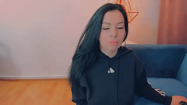 LayaFlow online show from March 28, 2026, 7:52 am