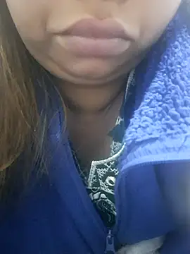 Ravina patil1 online show from November 16, 2025, 10:48 pm