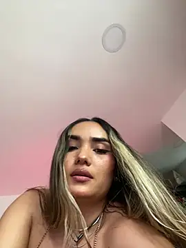 exoticcute online show from July 7, 2026, 4:55 pm