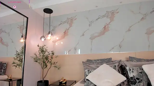 SteffanyBeck online show from April 9, 2026, 11:15 am